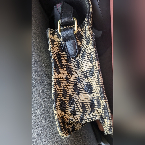 Betsy Johnson Phone ๐โค๏ธโ๐ฅ๐ Bag. - Picture 5 of 12